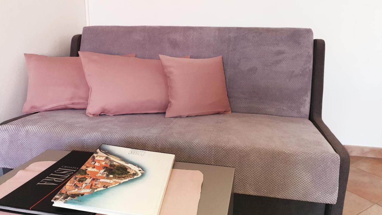 House Maric Apartment โปเรช ภายนอก รูปภาพ