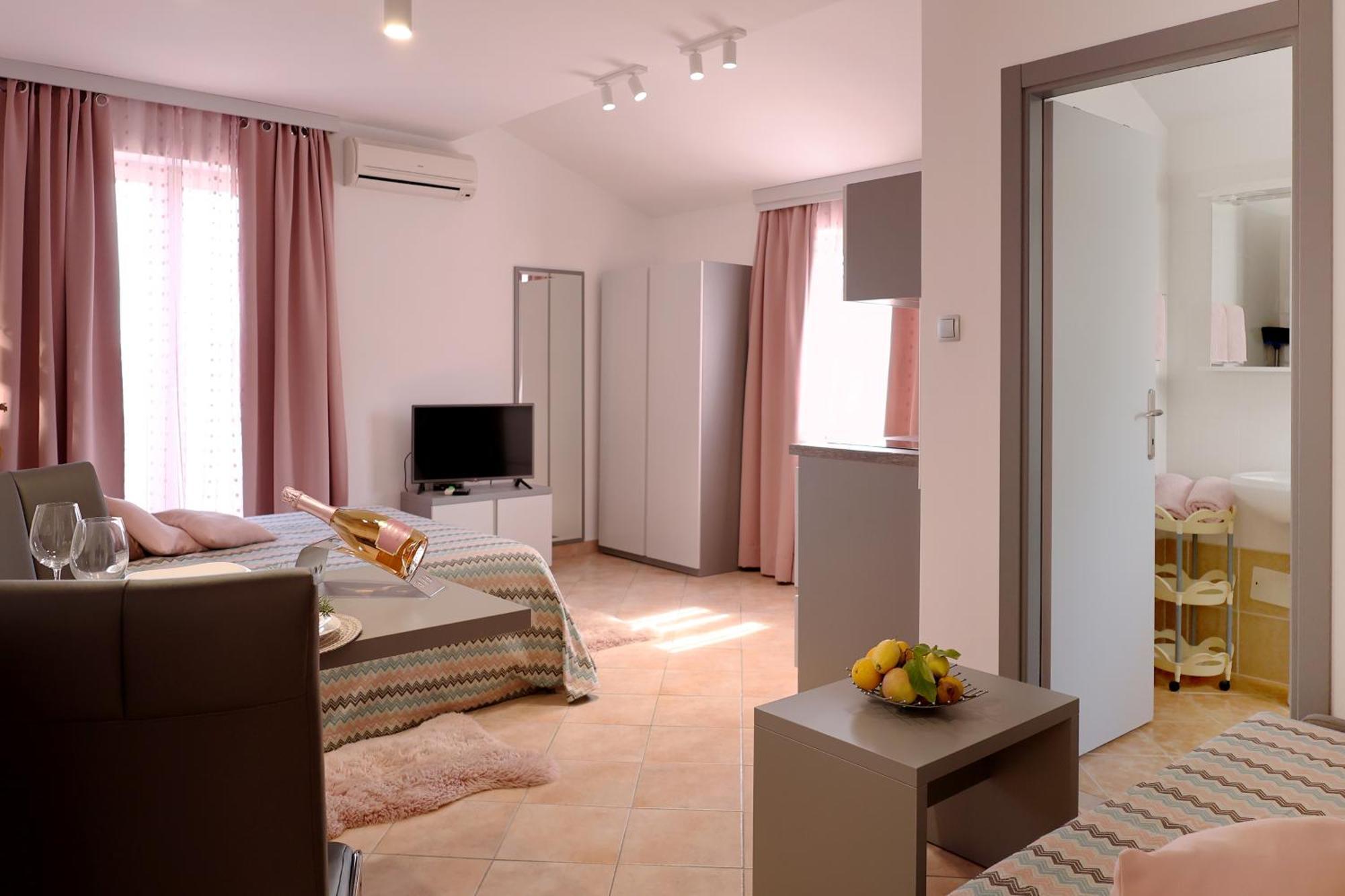 House Maric Apartment โปเรช ภายนอก รูปภาพ